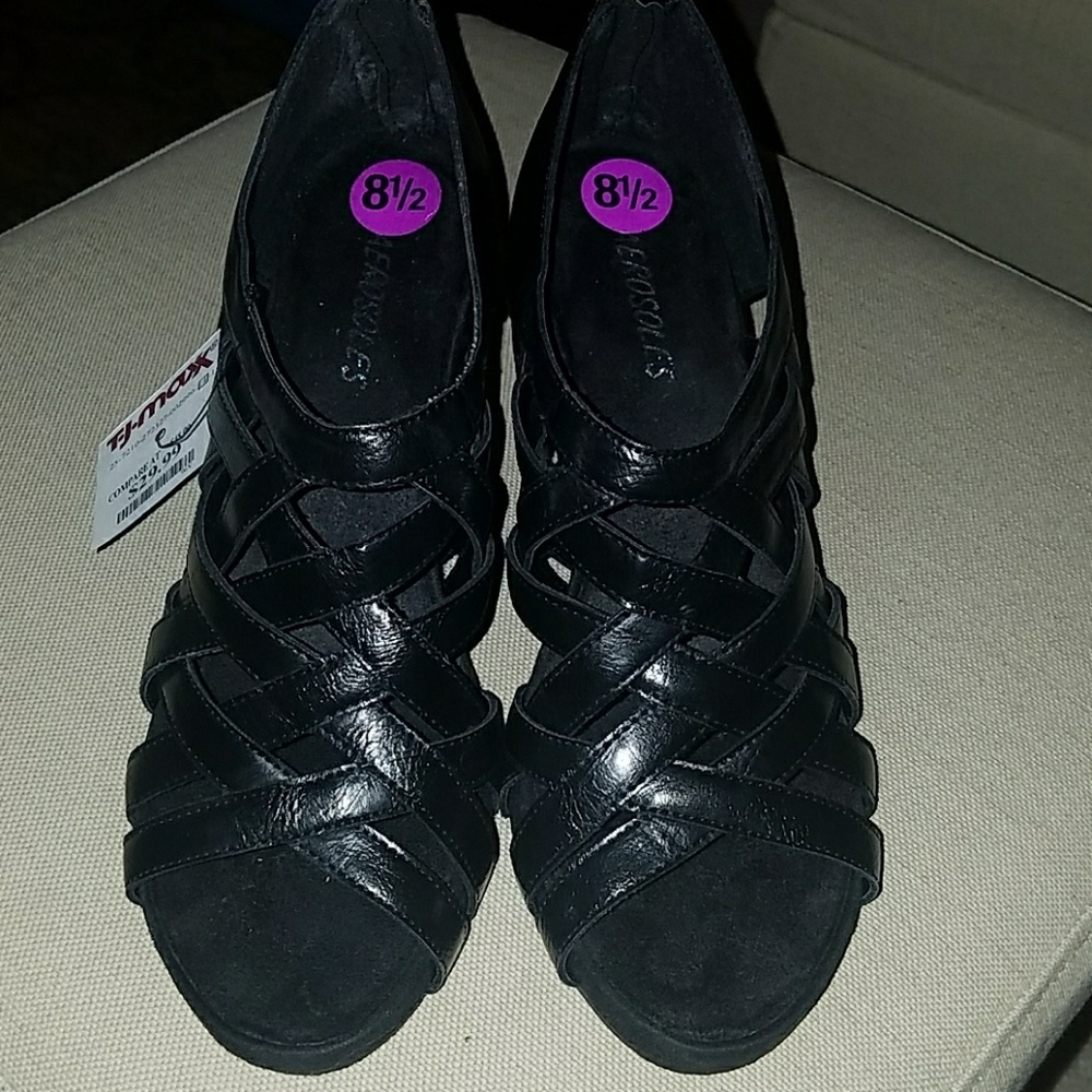 Aerosoles Sandals!!